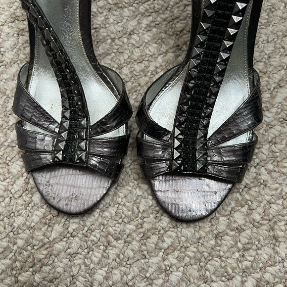 Nina strappy metal gray silver black heels size 10 - Picture 3 of 7